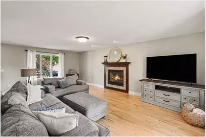 685 Flora Square, Prescott, WI 54021 - Photo 5