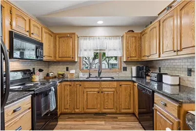 843 Leroy Lane, River Falls, WI 54022 - Photo 5