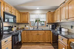 843 Leroy Ln, River Falls, WI 54022 - Photo 5