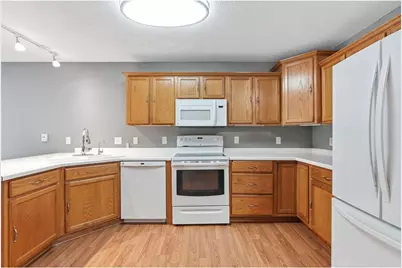 2206 Foxglove Way, Hudson, WI 54016 - Photo 9