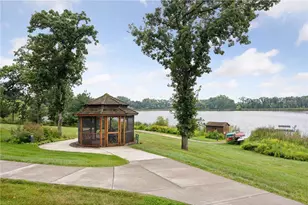 1900 Rush Lake Trl, Saint Paul, MN 55112 - Photo 47