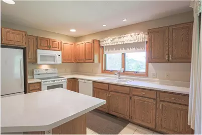 1825 Golf View Drive, River Falls, WI 54022 - Photo 7