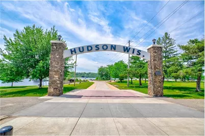 607 Vine Street, Hudson, WI 54016 - Photo 51