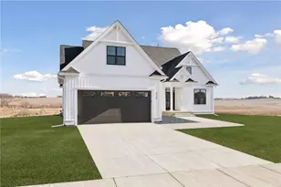 610 Field Point St, Warren Township, WI 54023 - Photo 5