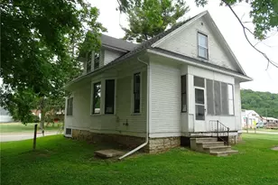 105 Maple Ave, Plum City, WI 54761 - Photo 5