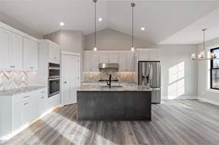 529 Chapman Hls Ct, Hudson, WI 54016 - Photo 7