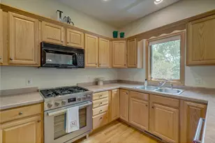 1340 Creekwood Dr, New Richmond, WI 54017 - Photo 17