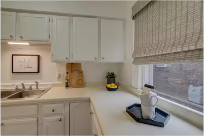 1088 Dayton Avenue, Saint Paul, MN 55104 - Photo 29
