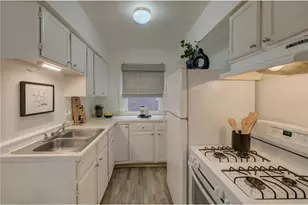 1088 Dayton Ave, Saint Paul, MN 55104 - Photo 27