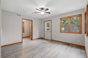 538 N Pearl St, River Falls, WI 54022 - Photo 9
