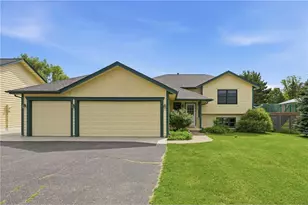 483 Prairie Ln, Hudson, WI 54016 - Photo 3