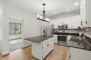 964 Fraser Ln, Hudson, WI 54016 - Photo 9