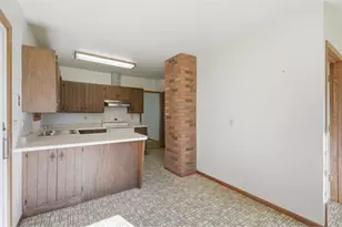 796 Magnor Lake Dr, Clayton, WI 54004 - Photo 9