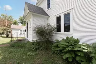 520 12th St, Menomonie, WI 54751 - Photo 37