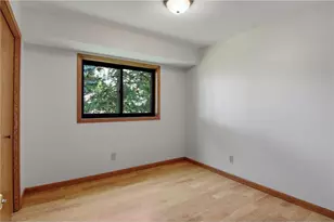2295 Ariel Ct, Saint Paul, MN 55109 - Photo 23