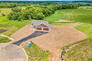 363 Candy Ln, Kinnickinnic Township, WI 54022 - Photo 31