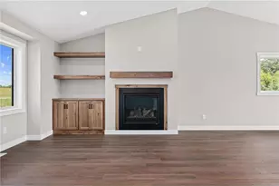 363 Candy Ln, Kinnickinnic Township, WI 54022 - Photo 5