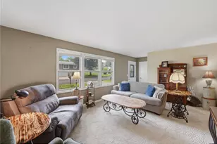925 Roosevelt St, River Falls, WI 54022 - Photo 3