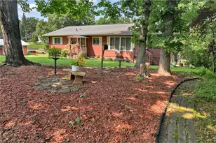 405 Oakwood Dr, Durand, WI 54736 - Photo 5