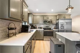 2909 Elgin Ct, River Falls, WI 54022 - Photo 13