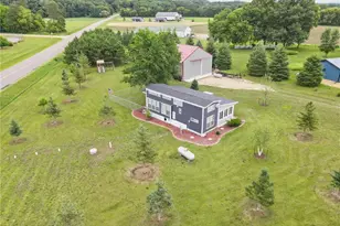N1041 Prairie Rose Dr, Pepin Township, WI 54759 - Photo 19