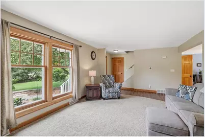 67 W Wood Ridge Drive, River Falls, WI 54022 - Photo 5