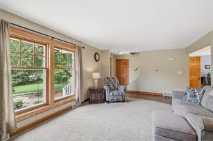 67 W Wood Rdg Dr, River Falls, WI 54022 - Photo 5