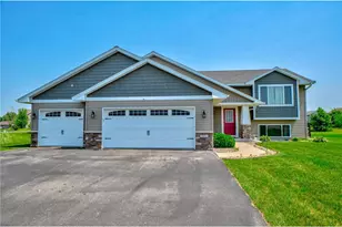 1004 Wyoming St, Roberts, WI 54023 - Photo 3