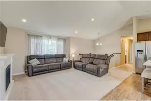 1004 Wyoming St, Roberts, WI 54023 - Photo 7