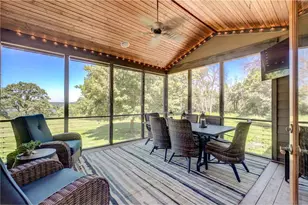294 Salishan Dr, Troy Township, WI 54016 - Photo 9