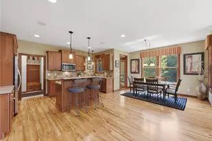 365 English Ct Dr, Troy Township, WI 54016 - Photo 9