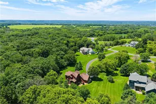 365 English Ct Dr, Troy Township, WI 54016 - Photo 41