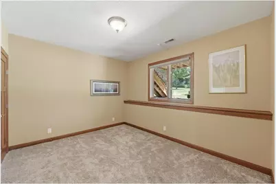 365 English Court Drive, Troy Township, WI 54016 - Photo 33
