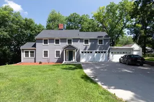 1319 Oakwood Ave, Menomonie, WI 54751 - Photo 3