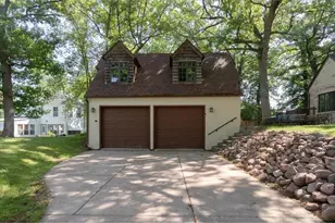 910 Oakwood Blvd, Menomonie, WI 54751 - Photo 5