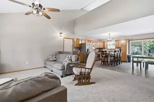 512 19th St, Menomonie, WI 54751 - Photo 5