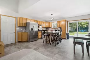512 19th St, Menomonie, WI 54751 - Photo 7