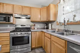 512 19th St, Menomonie, WI 54751 - Photo 11
