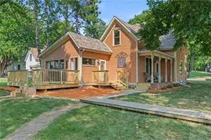 1221 10th St, Menomonie, WI 54751 - Photo 3