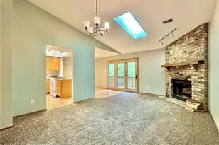 18462 Creeks Bend Dr, Minnetonka, MN 55345 - Photo 9