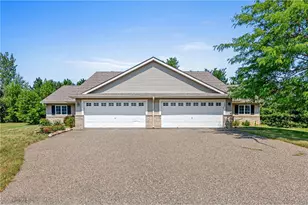 305 Wildwood Cir, Roberts, WI 54023 - Photo 1