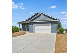 206 Blackhawk Dr, Woodville, WI 54028 - Photo 3