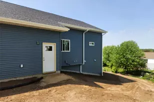 206 Blackhawk Dr, Woodville, WI 54028 - Photo 5