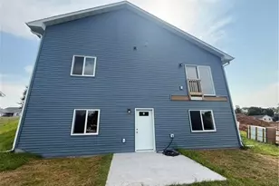 206 Blackhawk Dr, Woodville, WI 54028 - Photo 9