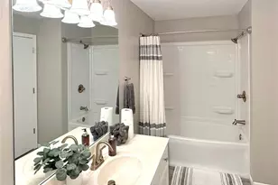 2352 Oakridge Cir, Hudson, WI 54016 - Photo 19