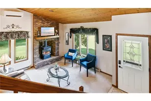 2416 Aurora Cir, Menomonie, WI 54751 - Photo 9