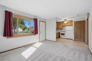 124 W 6th St, New Richmond, WI 54017 - Photo 7