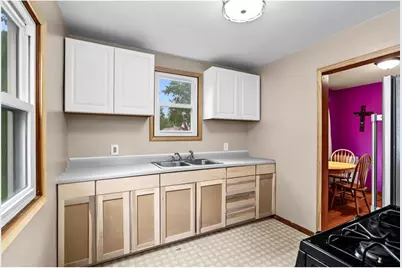 521 E 3rd Street, New Richmond, WI 54017 - Photo 9