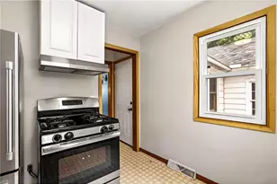 521 E 3rd St, New Richmond, WI 54017 - Photo 11
