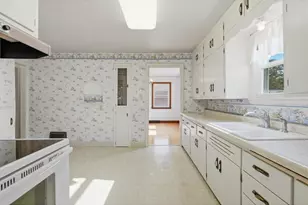 1360 Maple St, Baldwin, WI 54002 - Photo 7